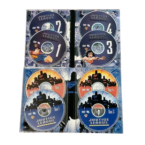 Justice League Season One & Two DC Comics Classic Collection - Picture 4 of 6